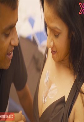 Horny Indian Bhabhi Fucks Delivery Boy